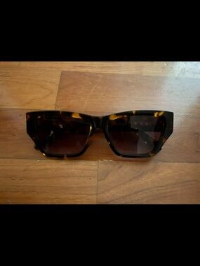 NEW Quay Tortoiseshell Sunglasses